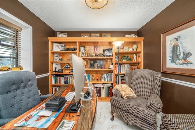479 State Road 64 E, Zolfo Springs, FL 33890 - home office featuring a textured ceiling