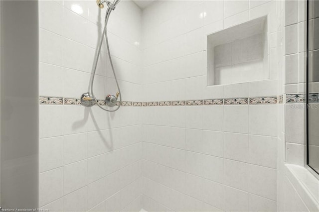 479 State Road 64 E, Zolfo Springs, FL 33890 - full bathroom featuring tiled shower