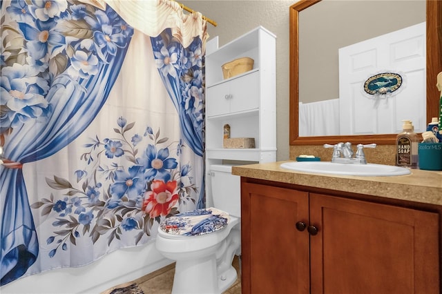 1366 Merrimack Pl, Davenport, FL 33837 - bathroom featuring vanity and shower / tub combo