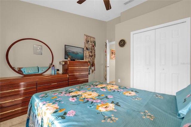 1366 Merrimack Pl, Davenport, FL 33837 - bedroom featuring a closet and a ceiling fan