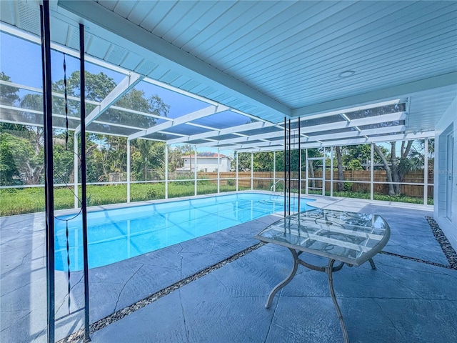 938 Glenwood Ave, Sebring, FL 33870 - view of swimming pool with a fenced backyard, a lanai, and a patio area