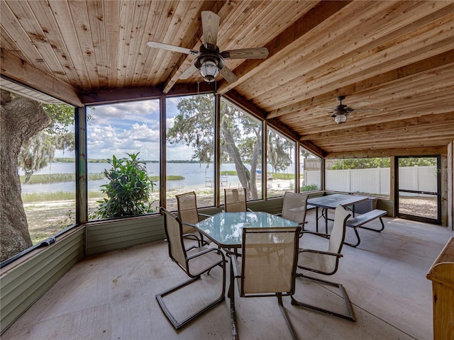 914 Mangham Rd, Babson Park, FL 33827 - sunroom featuring ceiling fan, a water view, outdoor dining area, and vaulted ceiling