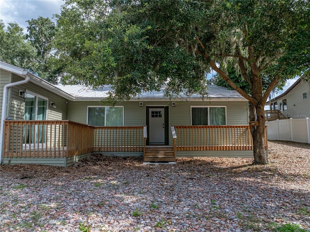914 Mangham Rd, Babson Park, FL 33827 - ranch-style home featuring a porch