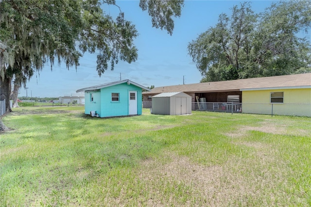 2125 Hillcrest Rd, Auburndale, FL 33823 - view of yard featuring a storage shed