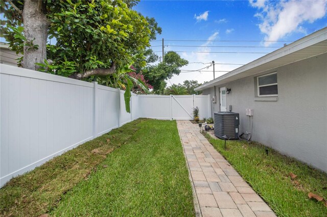 1823 N Olivia Dr, Avon Park, FL 33825 - fenced backyard featuring a gate
