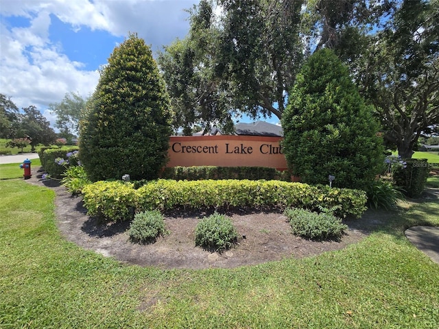 10708 Belo Horizonte Ave, Clermont, FL 34711 - community / neighborhood sign featuring a lawn