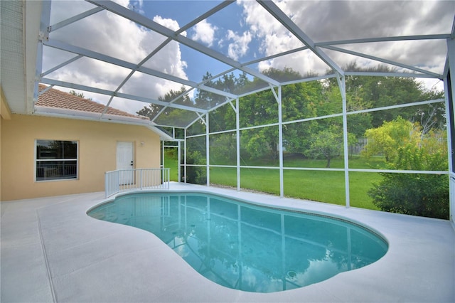 10708 Belo Horizonte Ave, Clermont, FL 34711 - swimming pool featuring a patio area, a lanai, and a lawn