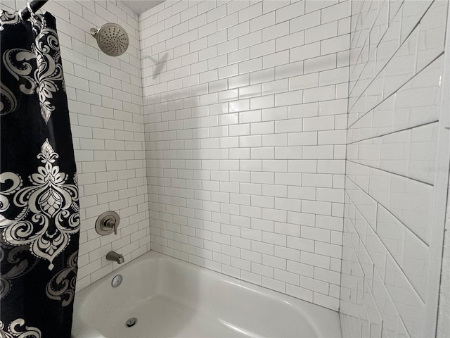 1736 3rd St NE, Winter Haven, FL 33881 - full bath with shower / bath combo