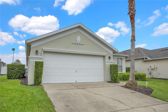 142 Plumoso Loop, Davenport, FL 33897 - view of front of home with stucco siding, concrete driveway, a front yard, a garage, and a shingled roof