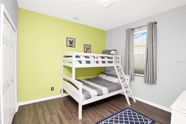 142 Plumoso Loop, Davenport, FL 33897 - bedroom with wood finished floors and a closet
