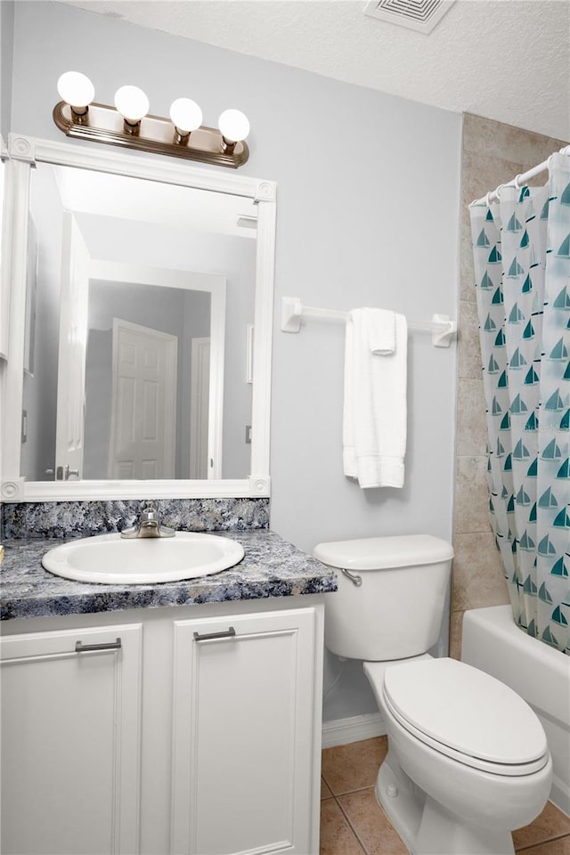 142 Plumoso Loop, Davenport, FL 33897 - bathroom featuring vanity, tile patterned floors, and shower / bath combination with curtain