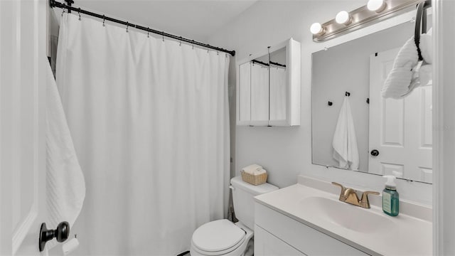 815 Everett St, Lake Alfred, FL 33850 - full bath featuring vanity and a shower with shower curtain