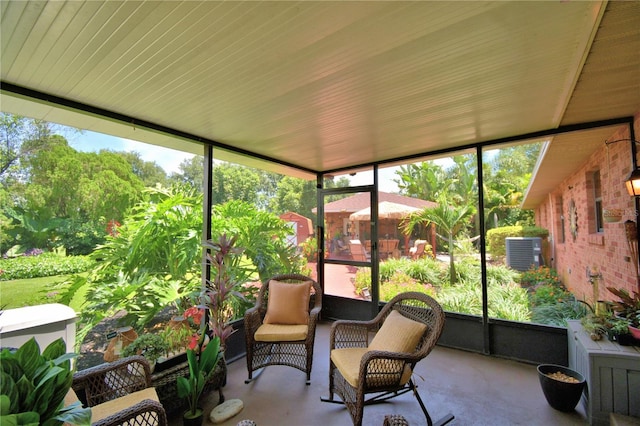 2814 Grapefruit Dr, Auburndale, FL 33823 - view of sunroom