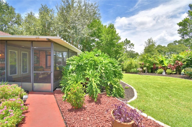 2814 Grapefruit Dr, Auburndale, FL 33823 - view of green lawn featuring a sunroom