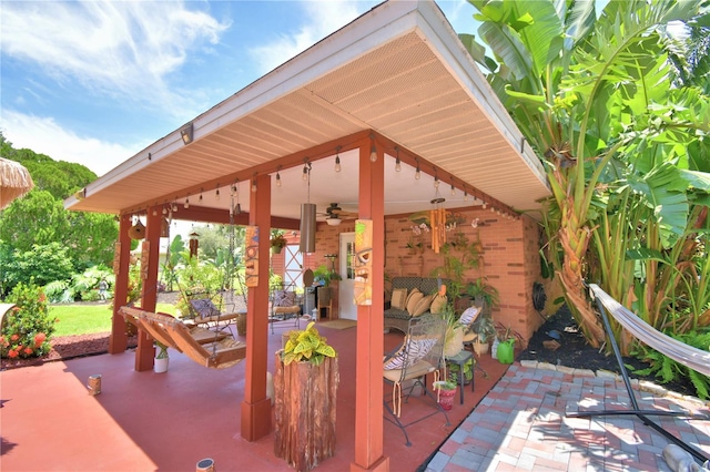 2814 Grapefruit Dr, Auburndale, FL 33823 - view of patio featuring ceiling fan and outdoor dining space