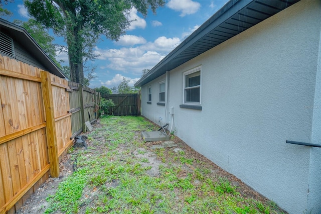 415 Boger Blvd N, Lakeland, FL 33803 - view of fenced backyard