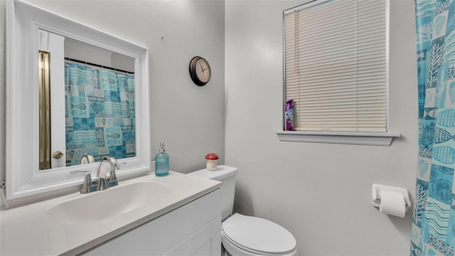 912 Whisper Lake Dr, Winter Haven, FL 33880 - full bathroom with toilet and vanity