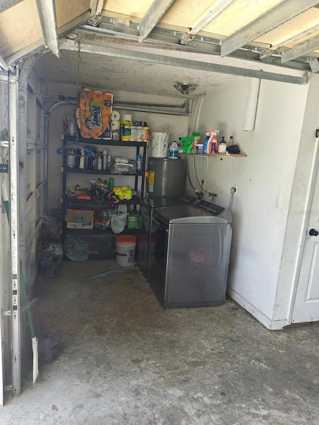 985 Whisper Lk, Winter Haven, FL 33880 - garage with washer / dryer