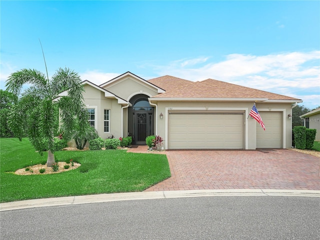 1182 Sawgrass Dr, Winter Haven, FL 33884 - photo 1