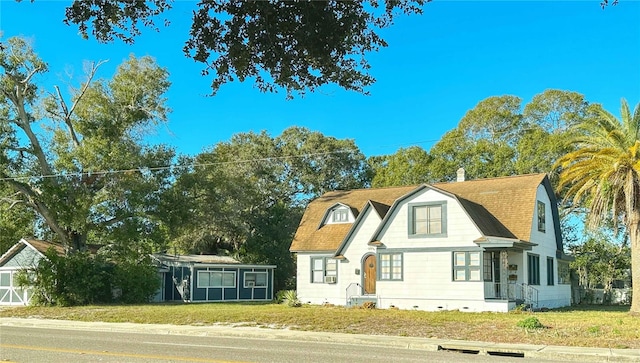 view of front of house with a front yard