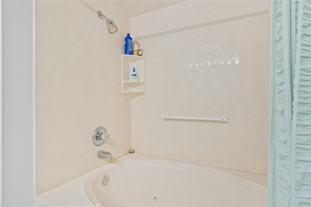 bathroom with shower / tub combo