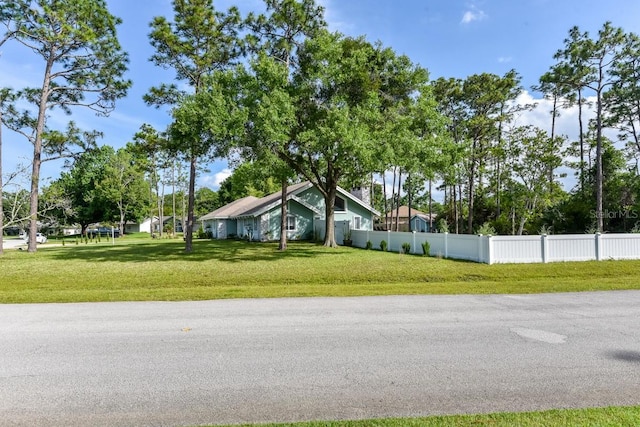 view of front of house with a front yard