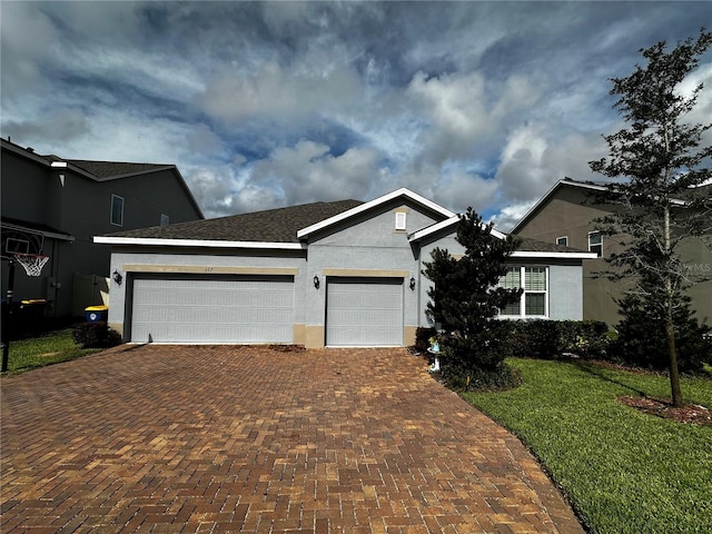 view of front facade featuring a garage