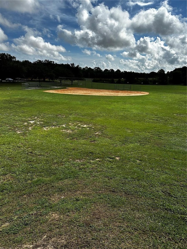 view of yard featuring a rural view