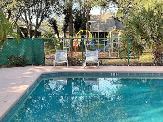 view of swimming pool