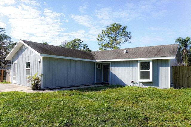 3426 Somerset Ave, Deltona, FL 32738 - ranch-style home featuring fence and a front yard