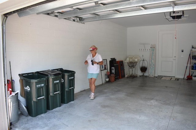 2735 Lavandula Ct, North Port, FL 34289 - garage with a garage door opener