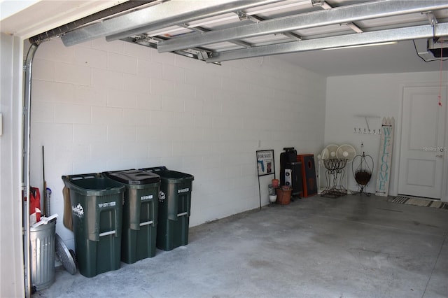 2735 Lavandula Ct, North Port, FL 34289 - garage featuring concrete block wall