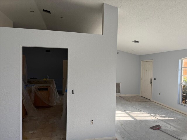 6608 Madeira Ave, Lakeland, FL 33811 - unfurnished room featuring baseboards