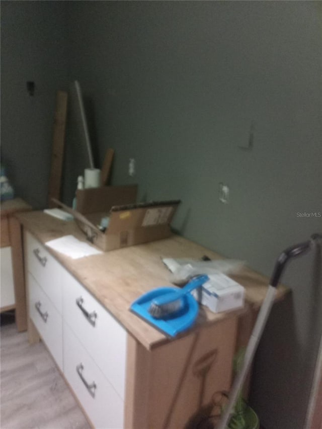 2822 S Dean Rd, Orlando, FL 32825 - bathroom featuring vanity