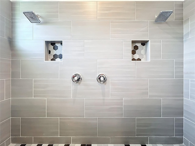 2044 Keystone Pass Blvd, Minneola, FL 34715 - bathroom featuring tiled shower