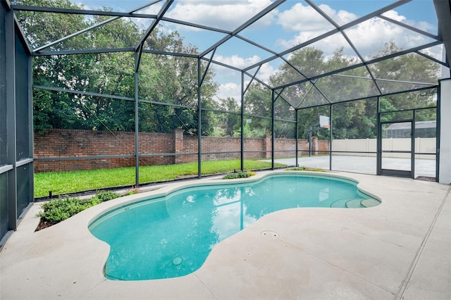 9844 Montclair Cir, Apopka, FL 32703 - view of pool with a patio area and a lanai