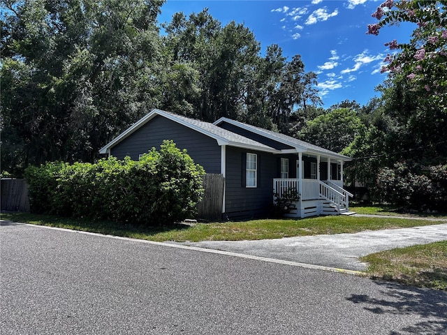 3304 Dew Berry Ave, Apopka, FL 32712 - view of front facade with covered porch