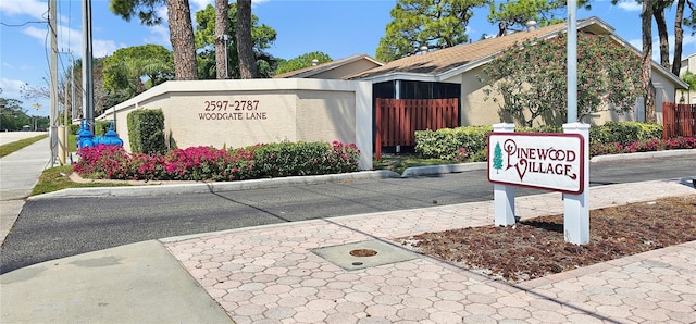 view of community / neighborhood sign