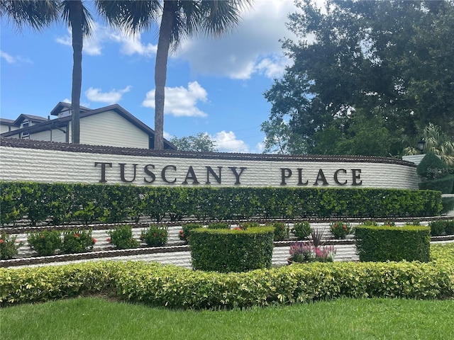 view of community / neighborhood sign