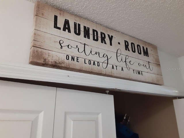 room details featuring a textured ceiling