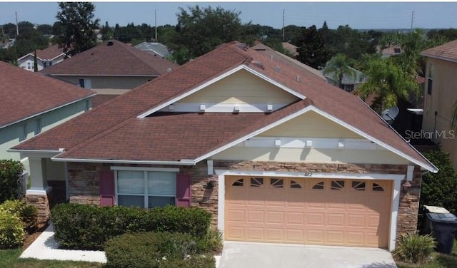 view of front facade featuring a garage