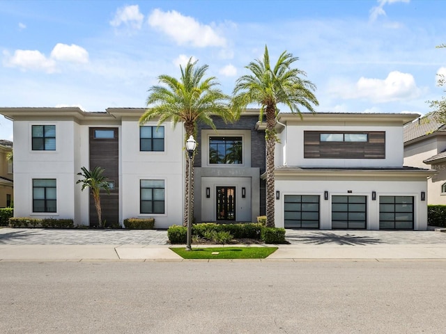 view of front facade featuring a garage