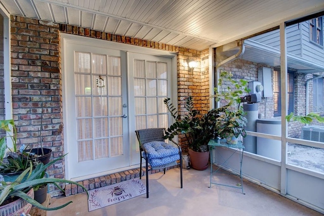 view of sunroom / solarium