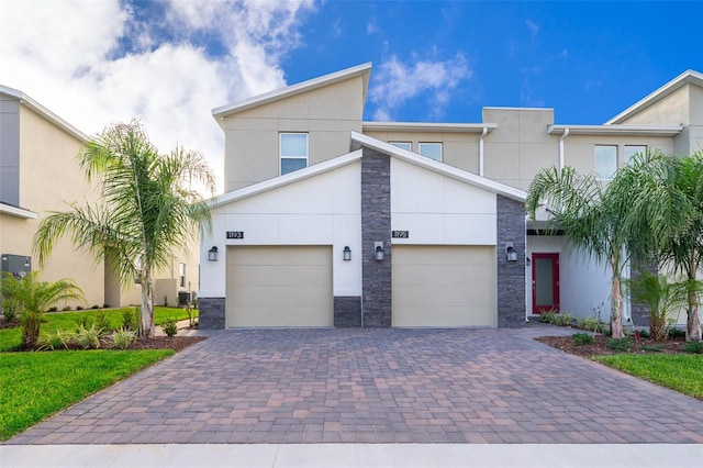 view of front facade with a garage