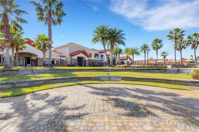 view of front of home featuring a front lawn