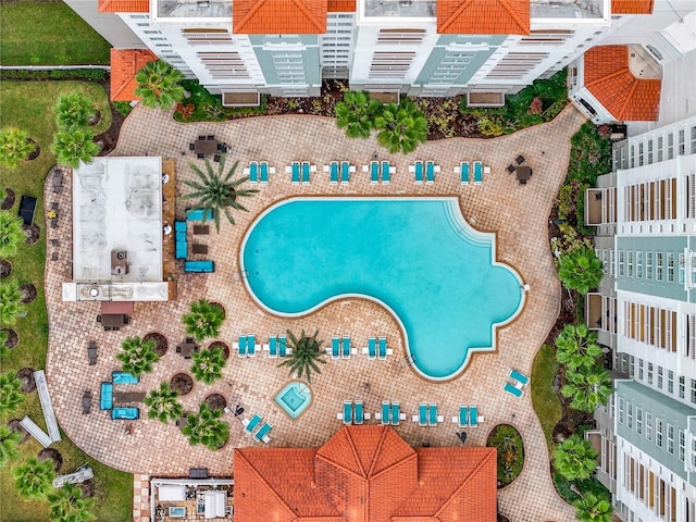 view of swimming pool