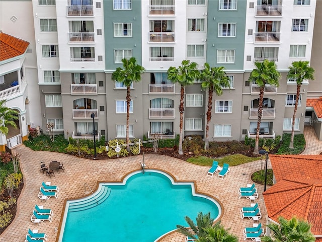 view of swimming pool