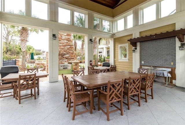 view of sunroom / solarium