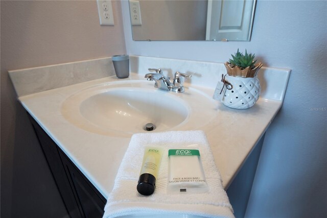 3171 Tocoa Cir, Kissimmee, FL 34746 - bathroom with vanity