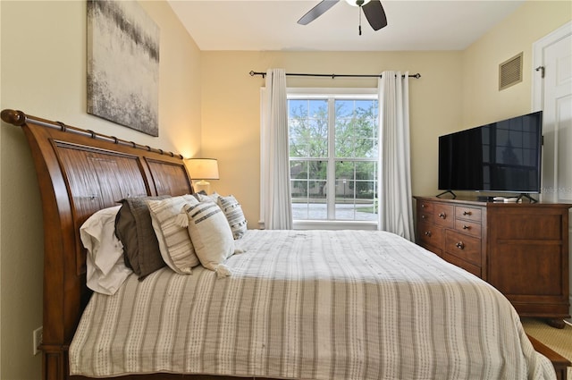 bedroom with ceiling fan